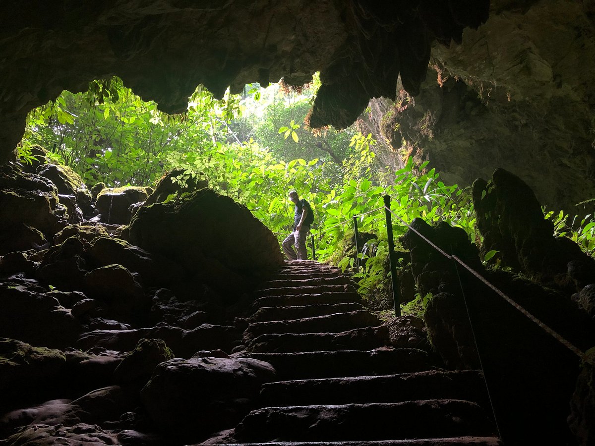 st hermans cave - Belize vs. Costa Rica